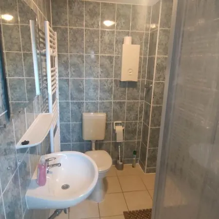 Fewo3-1 Zim-2 Einz Bett-2 Pers-kueche-dusche Wc شقة فندقية 3*