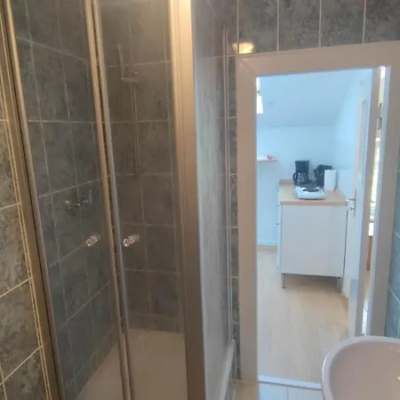 Fewo3-1 Zim-2 Einz Bett-2 Pers-küche-dusche Wc Apartahotel Berlín